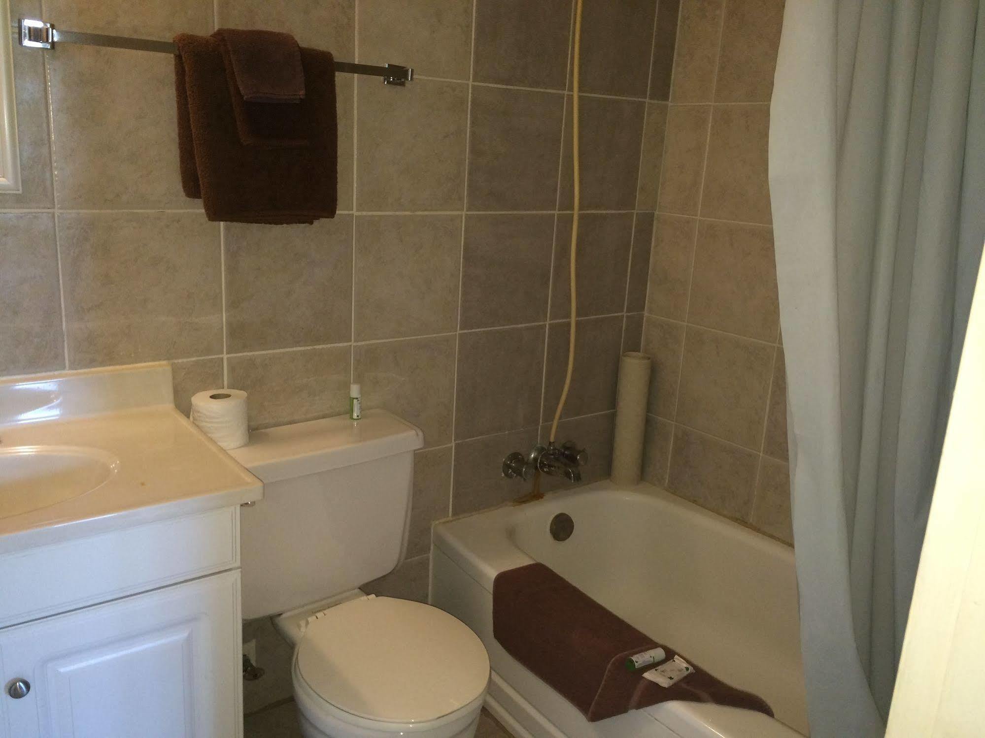 Esterhazy Motor Hotel Zewnętrze zdjęcie